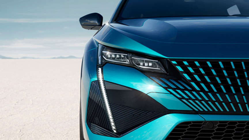 Peugeot 408 спереду крупним планом